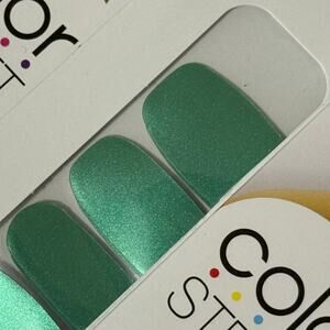 New Color Street “Viva La Vida” Gorgeous Green Shimmer Nail Strips